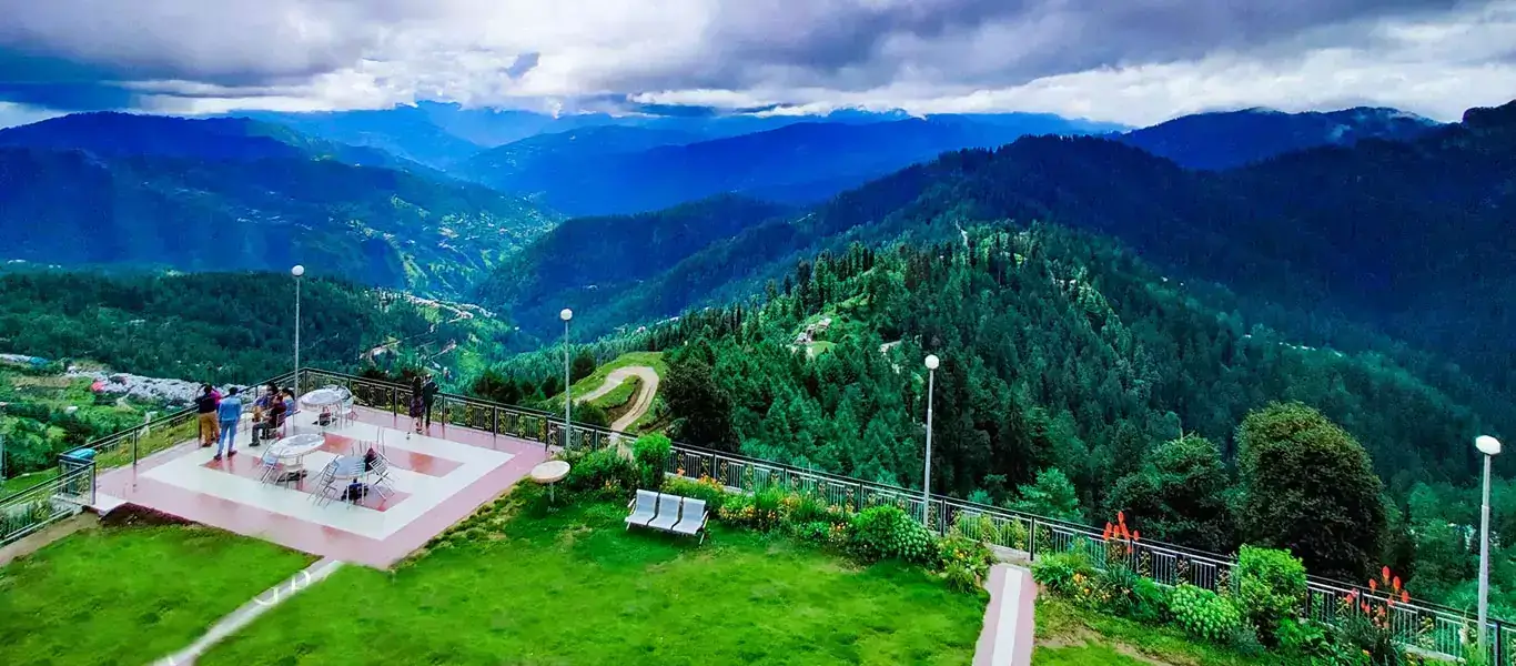 Beatutiful Valley View From Hawk Eye Resort Courtyard