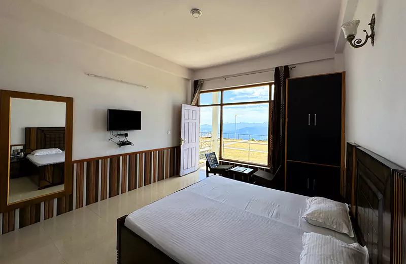 Hawk Eye Resort Standard Room with Balcony and Valley View 2